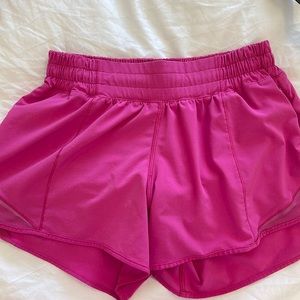 Lululemon Hotty Hot Low Rise Short 4”